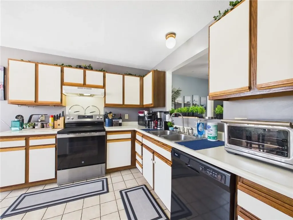 565 Quaker Lane West Warwick RI 02893