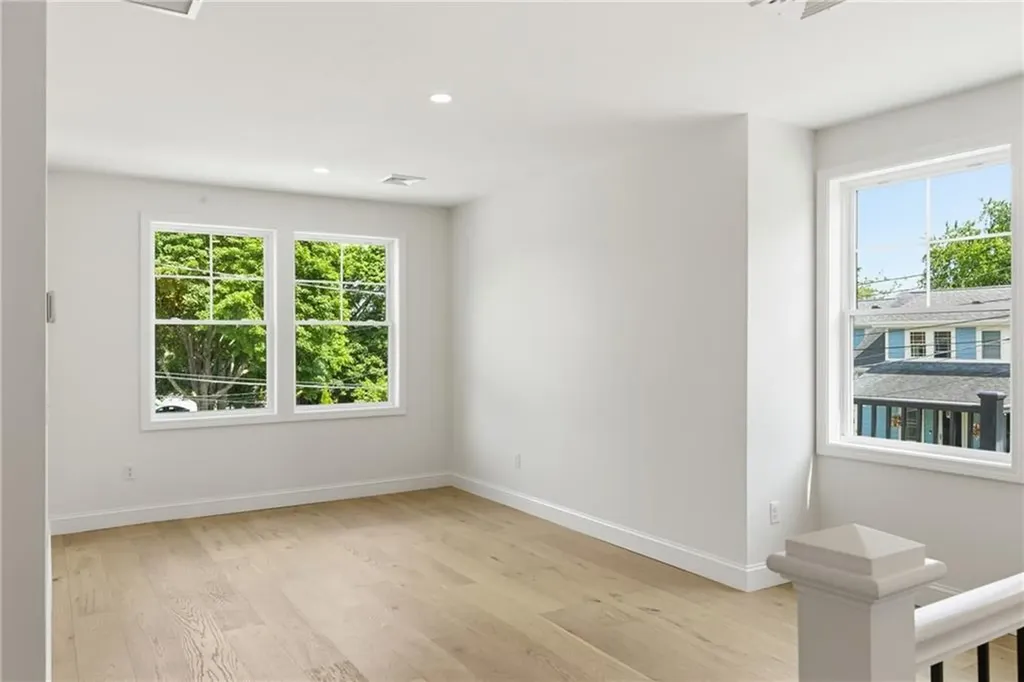 42 Orchard Avenue Barrington RI 02806