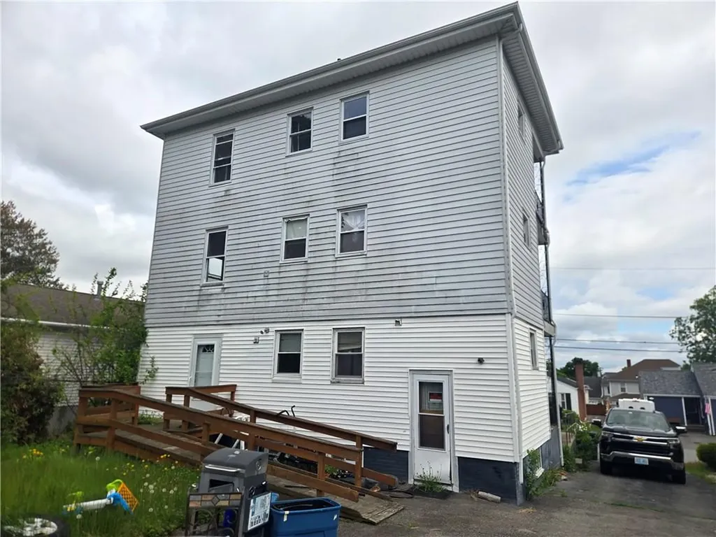 30 Cumberland Street Cumberland RI 02864