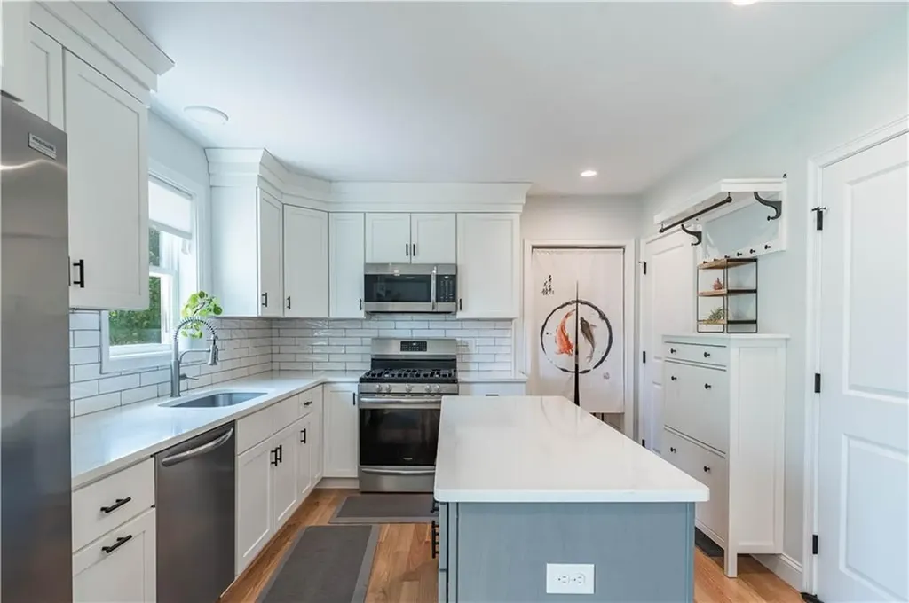 100 East View Avenue Cranston RI 02920