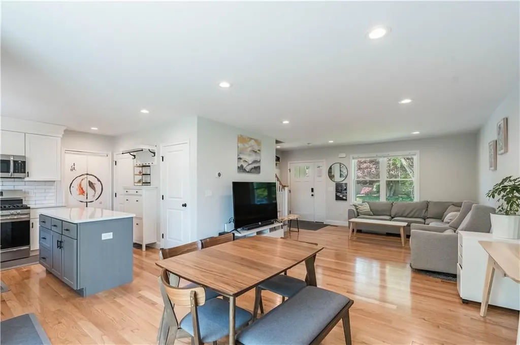 100 East View Avenue Cranston RI 02920