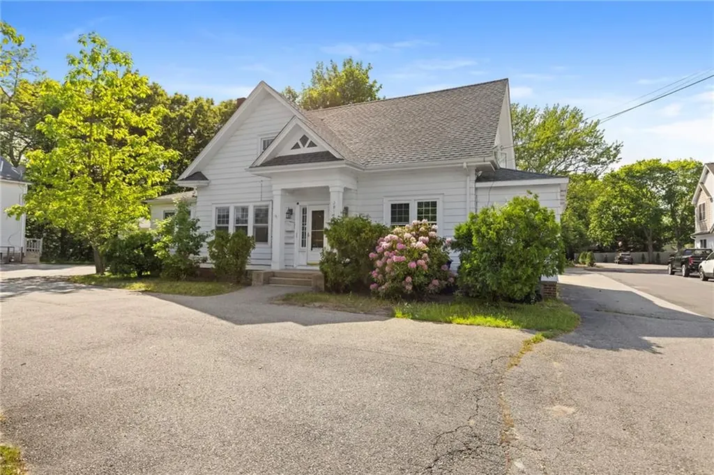 2915 Post Road Warwick RI 02886