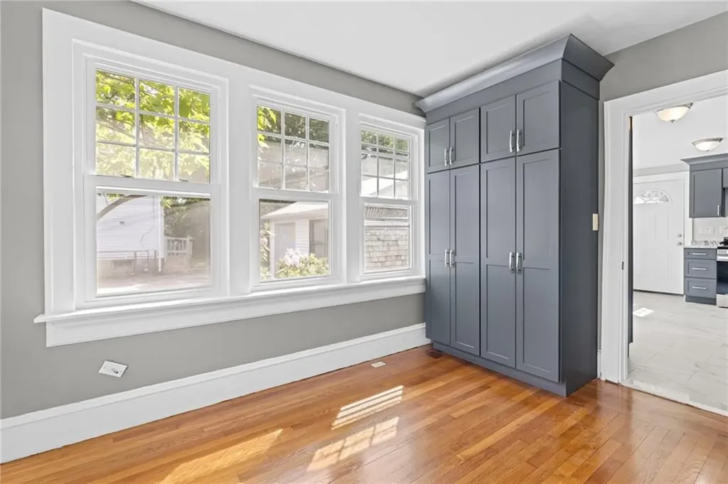 2915 Post Road Warwick RI 02886