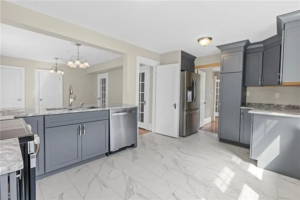2915 Post Road Warwick RI 02886