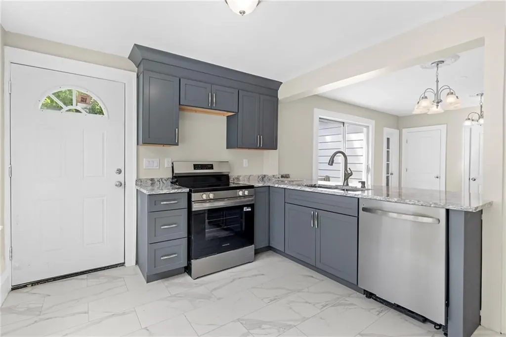 2915 Post Road Warwick RI 02886