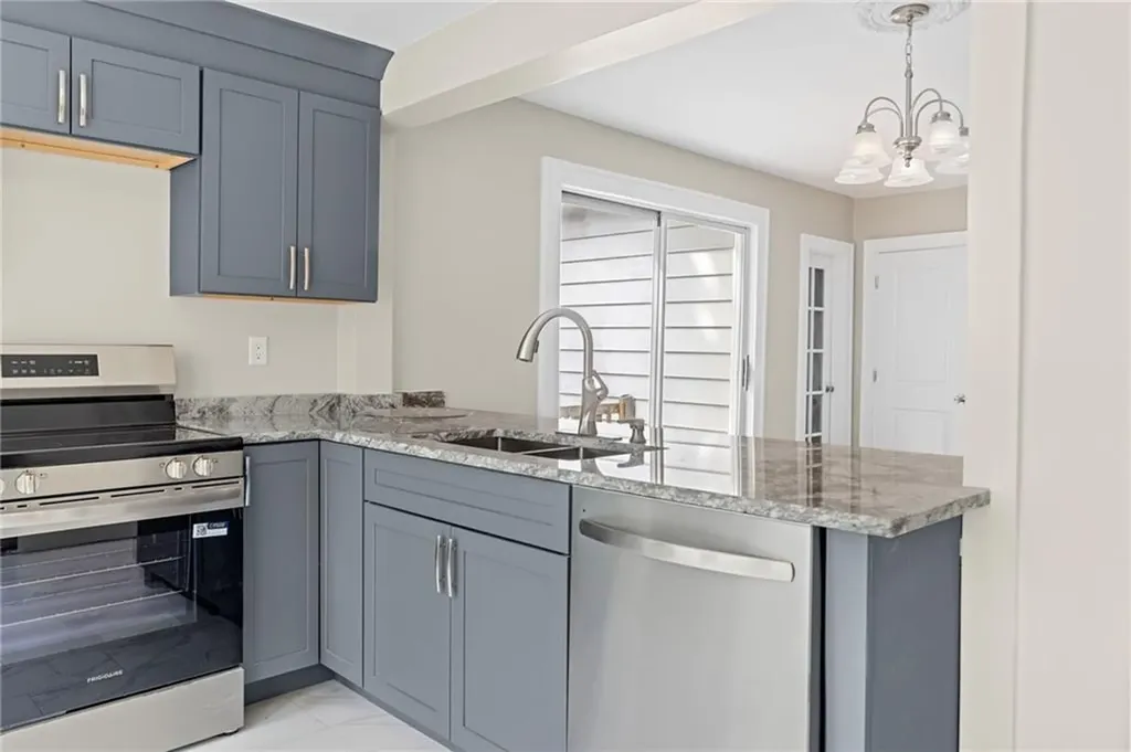 2915 Post Road Warwick RI 02886