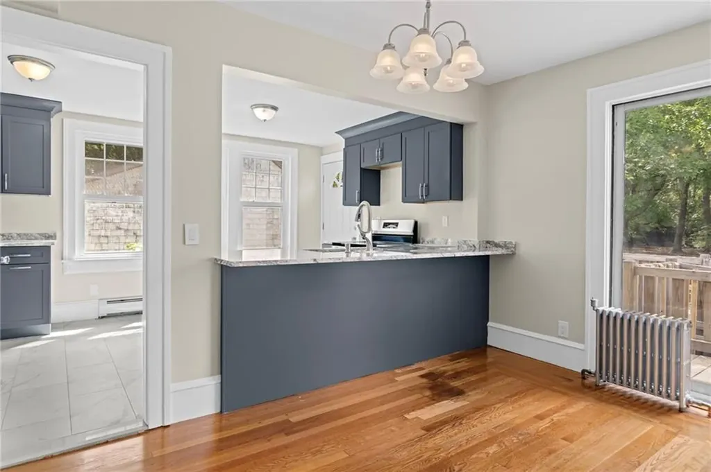 2915 Post Road Warwick RI 02886