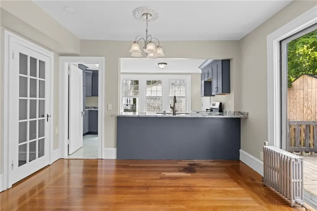 2915 Post Road Warwick RI 02886