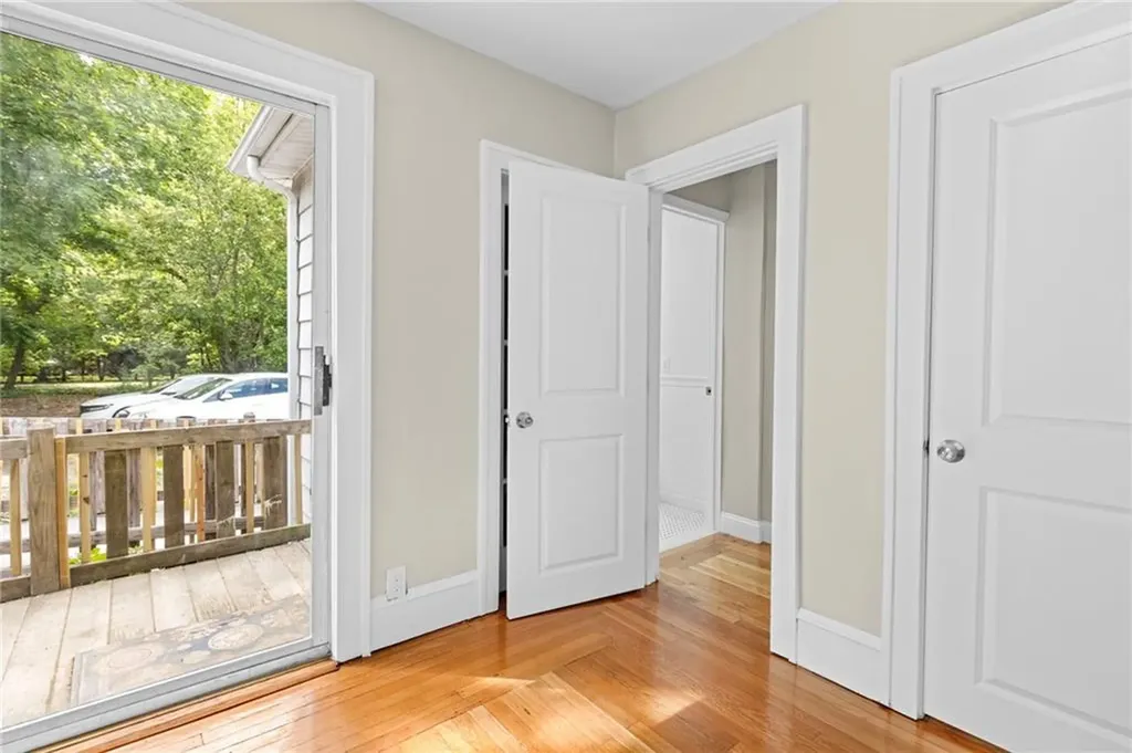 2915 Post Road Warwick RI 02886