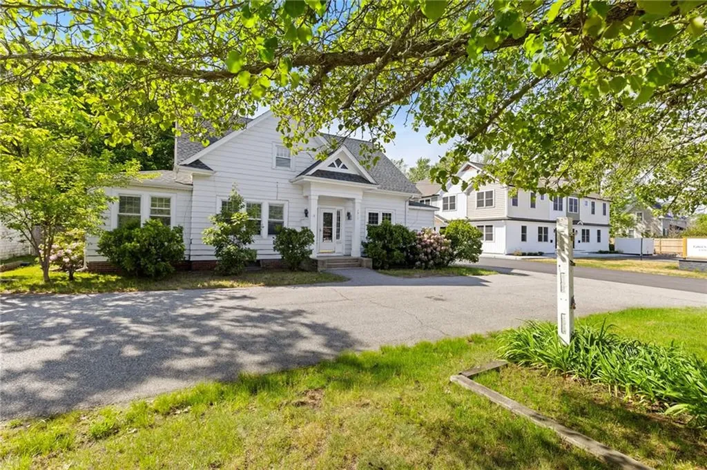 2915 Post Road Warwick RI 02886