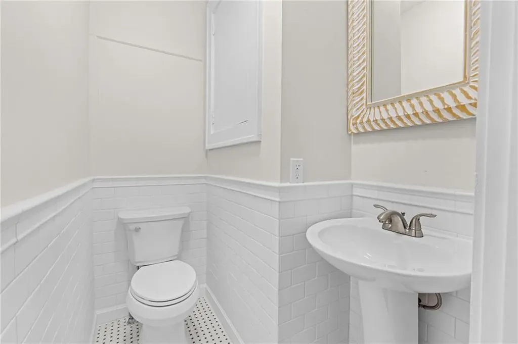 2915 Post Road Warwick RI 02886