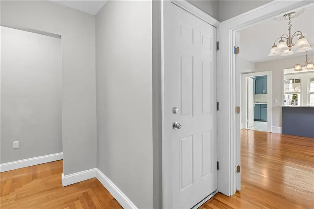 2915 Post Road Warwick RI 02886