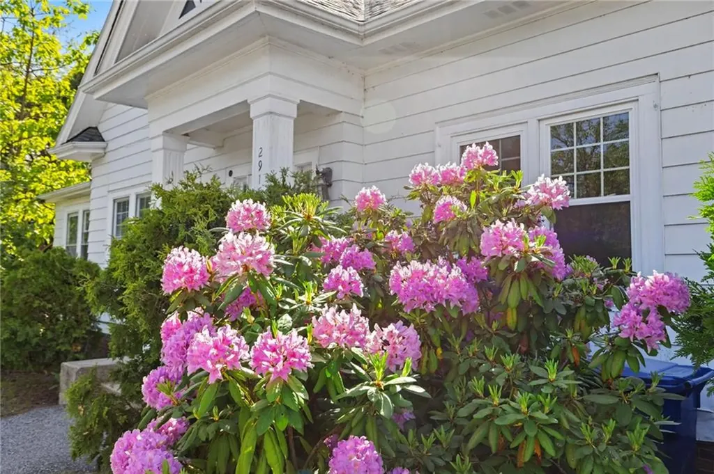 2915 Post Road Warwick RI 02886