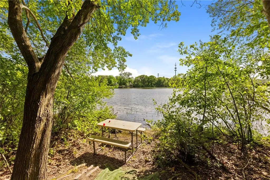 2915 Post Road Warwick RI 02886