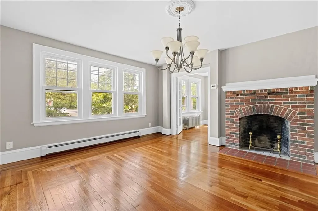2915 Post Road Warwick RI 02886