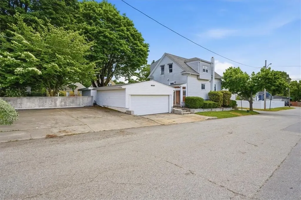123 Oxford Street Cranston RI 02920