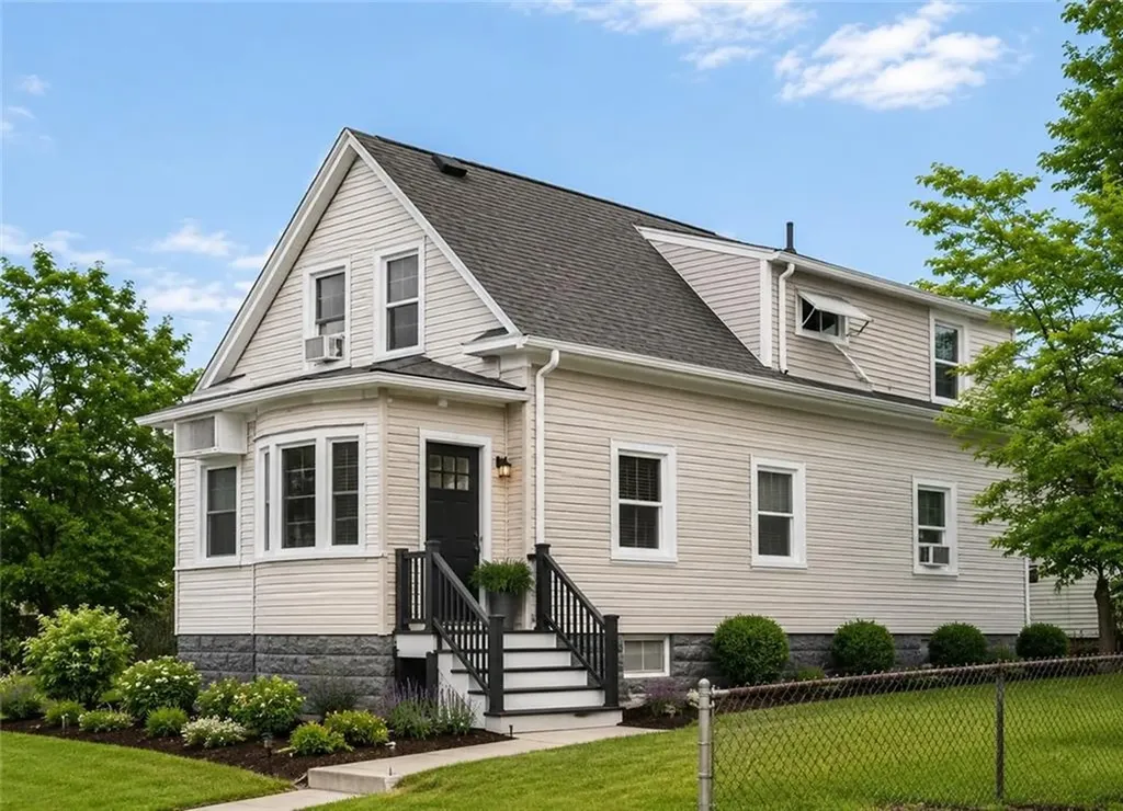 123 Oxford Street Cranston RI 02920