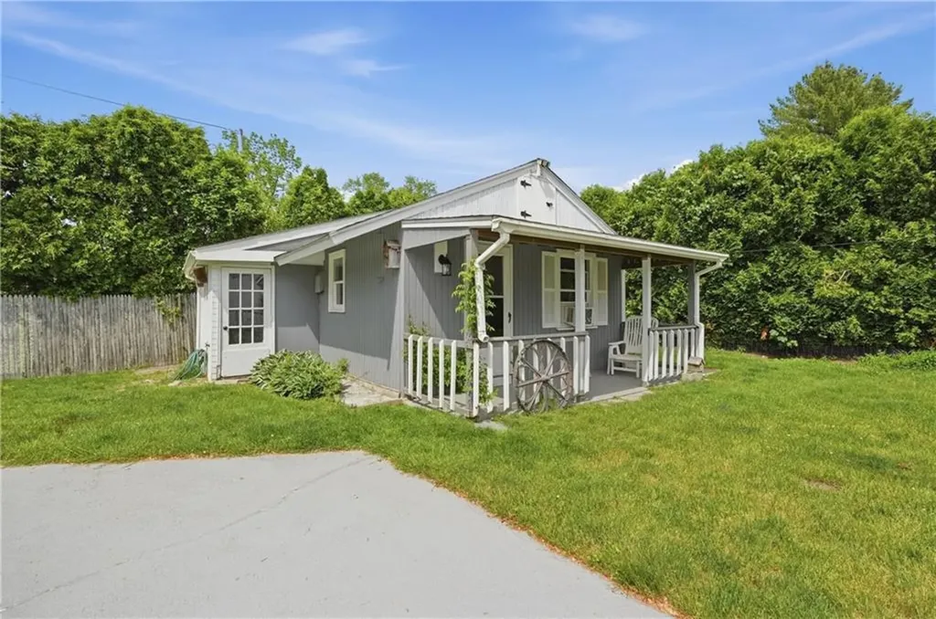 24 Seymour Street Warren RI 02885