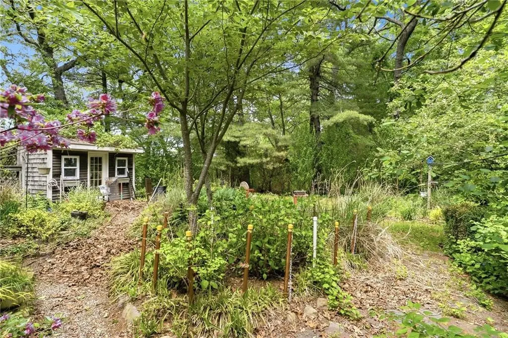 25 Pineland Street North Kingstown RI 02852