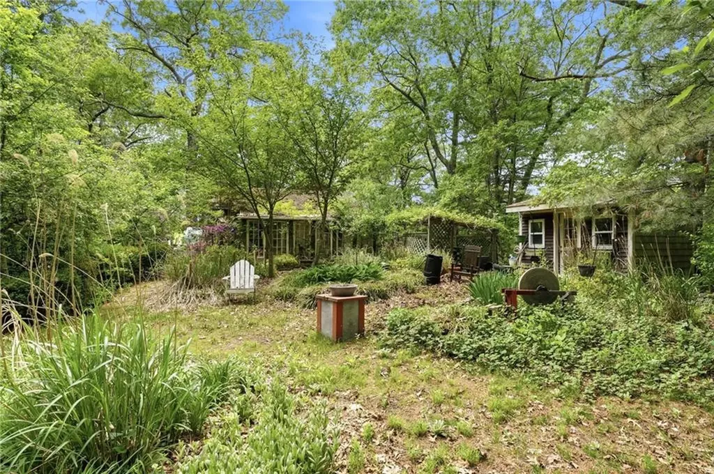 25 Pineland Street North Kingstown RI 02852