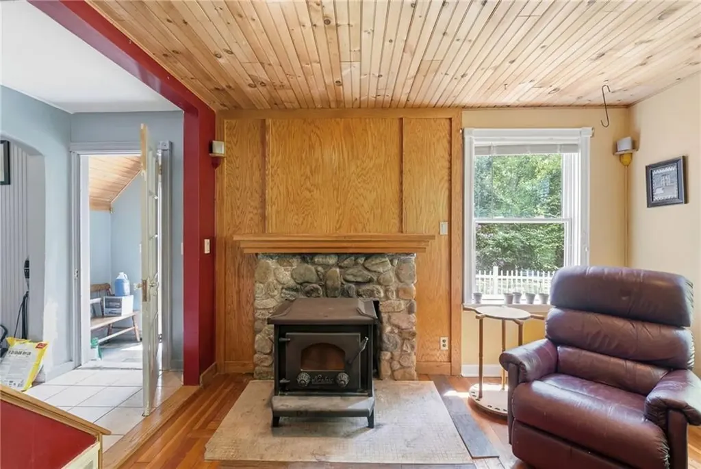25 Pineland Street North Kingstown RI 02852