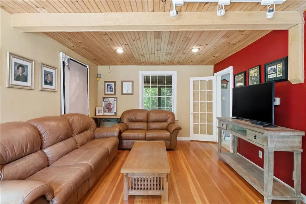 25 Pineland Street North Kingstown RI 02852