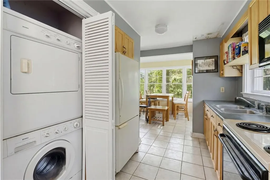 25 Pineland Street North Kingstown RI 02852