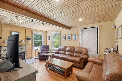 25 Pineland Street North Kingstown RI 02852