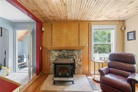 25 Pineland Street North Kingstown RI 02852