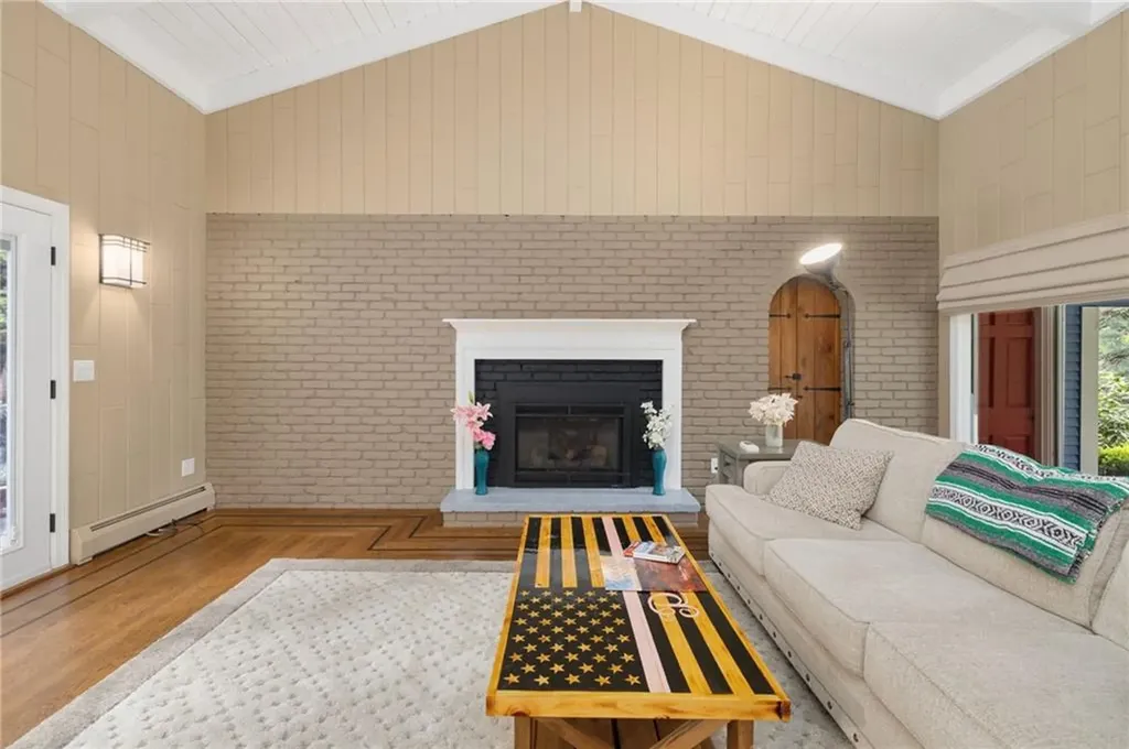 30 Abigail Street Warwick RI 02886