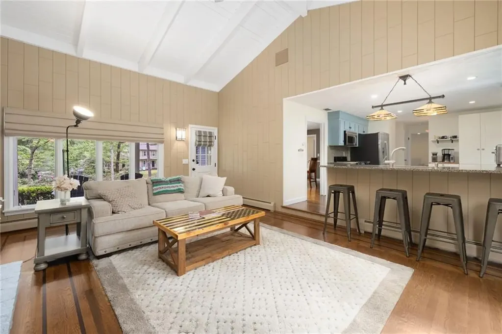 30 Abigail Street Warwick RI 02886