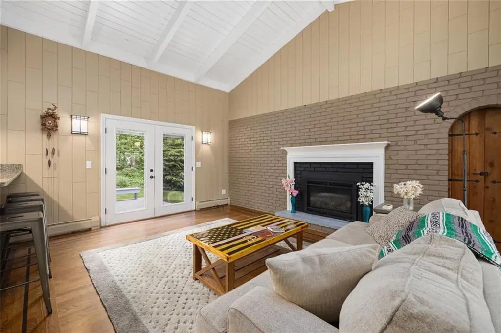 30 Abigail Street Warwick RI 02886