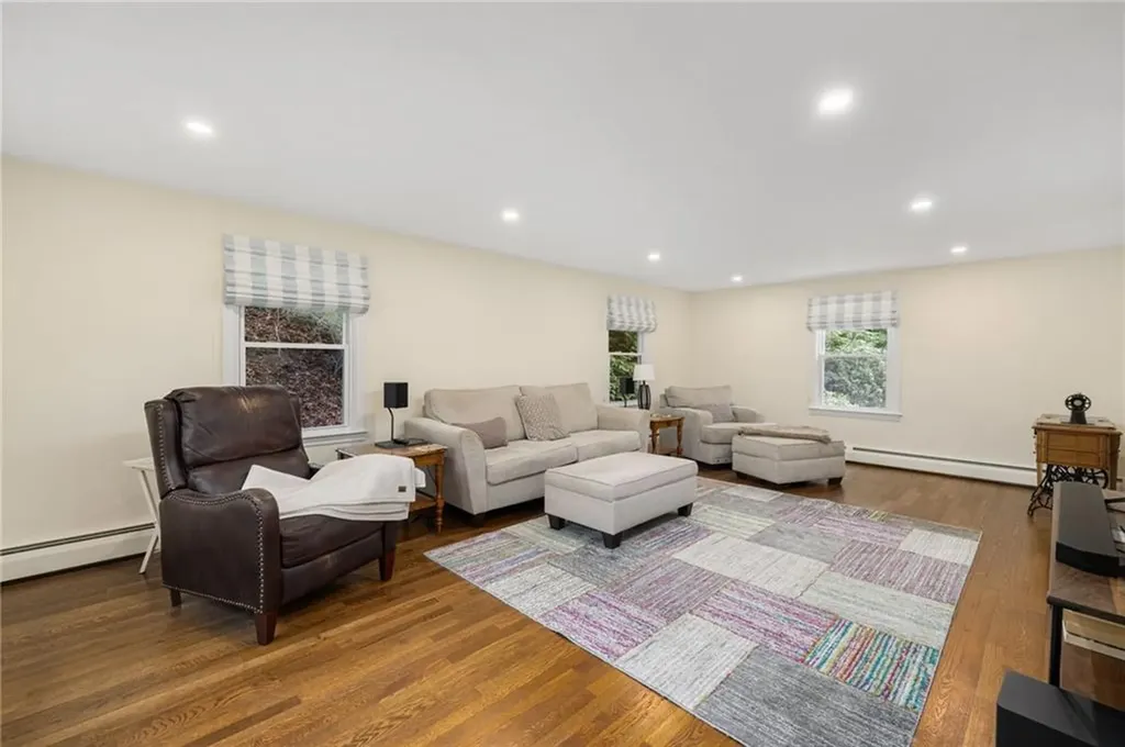 30 Abigail Street Warwick RI 02886