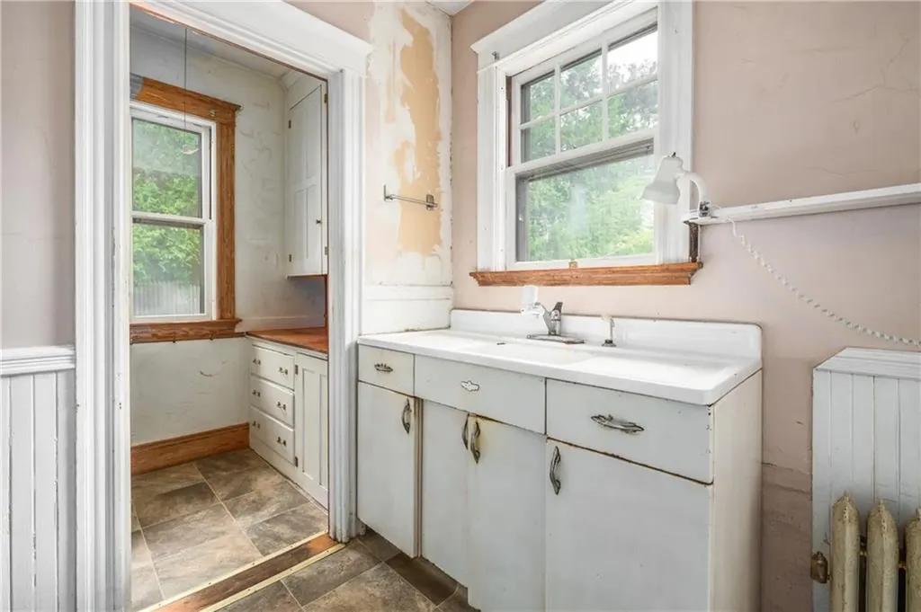 78 80 Grotto Avenue Providence RI 02906