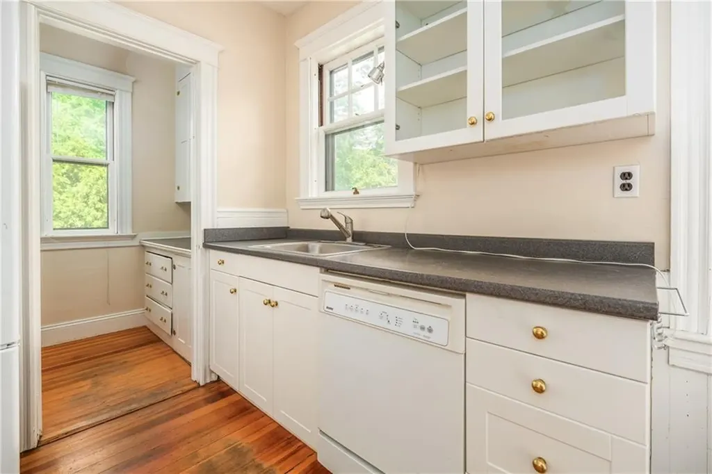 78 80 Grotto Avenue Providence RI 02906