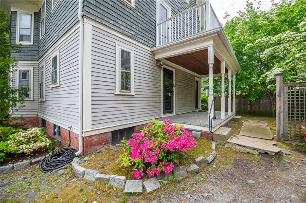 78 80 Grotto Avenue Providence RI 02906