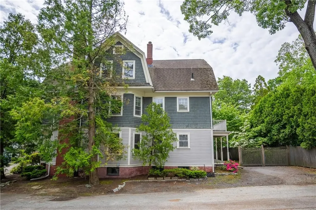 78 80 Grotto Avenue Providence RI 02906