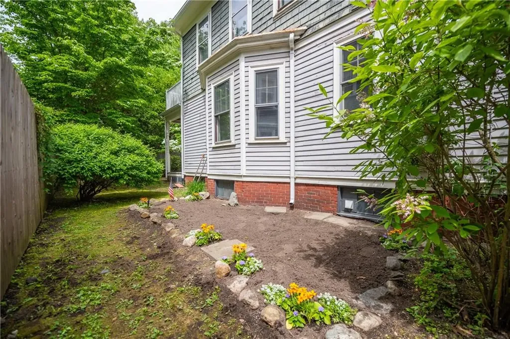 78 80 Grotto Avenue Providence RI 02906
