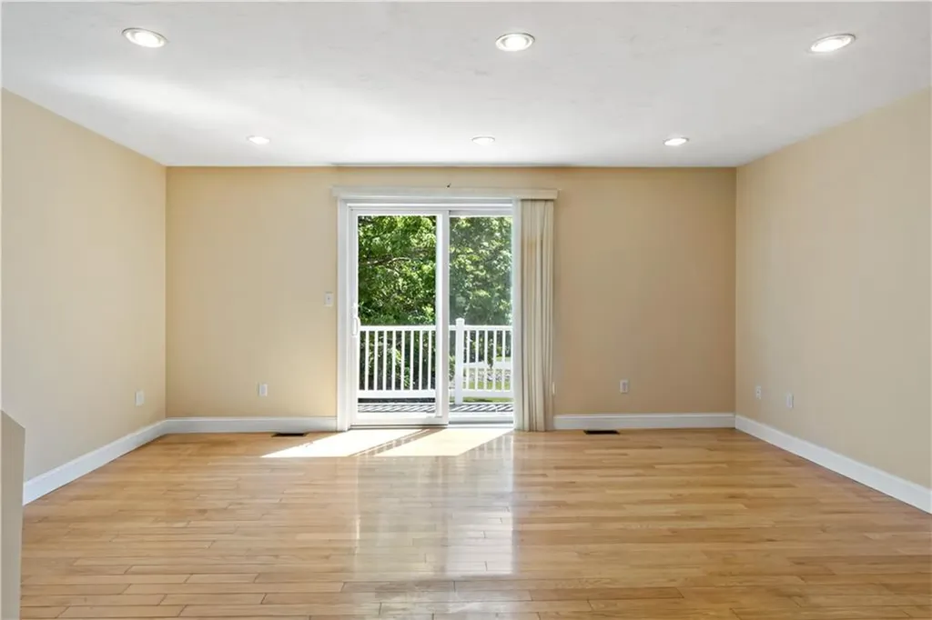 41 Charles Drive Tiverton RI 02878