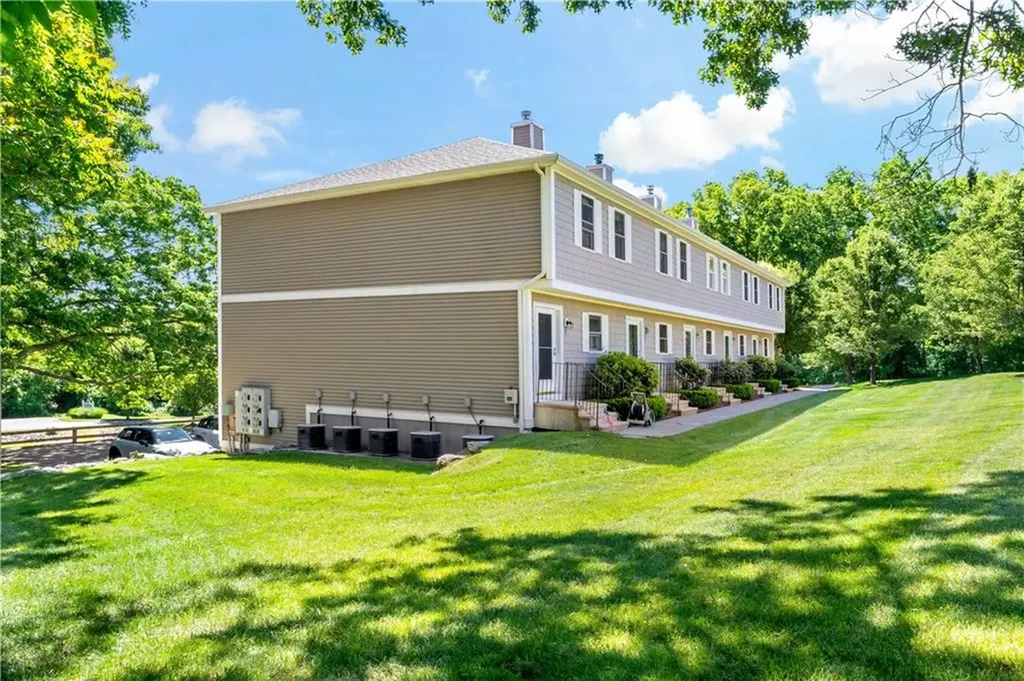 41 Charles Drive Tiverton RI 02878