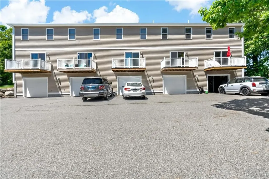 41 Charles Drive Tiverton RI 02878