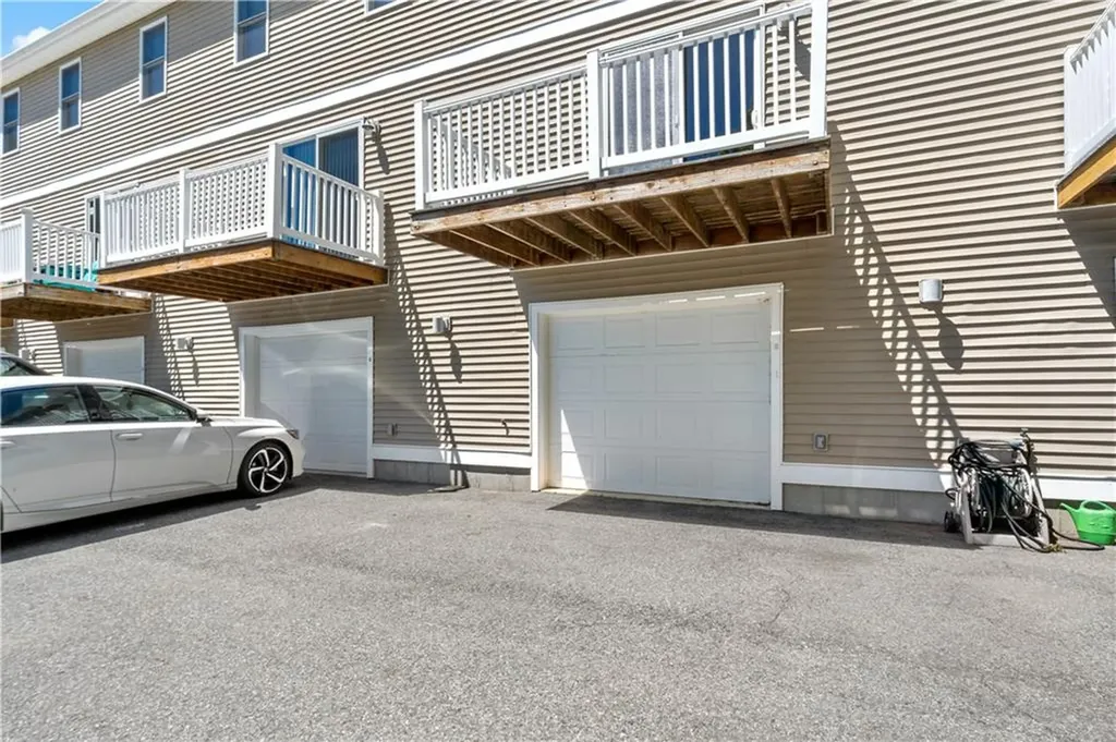 41 Charles Drive Tiverton RI 02878