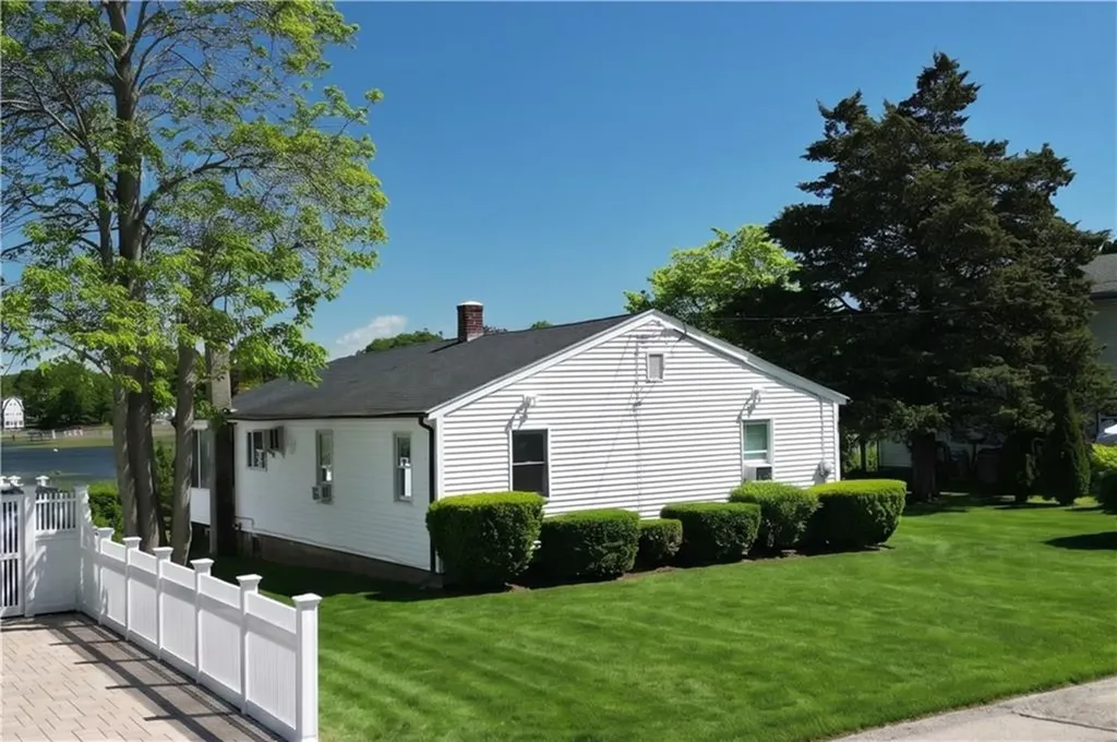 151 Conanicus Road Narragansett RI 02882