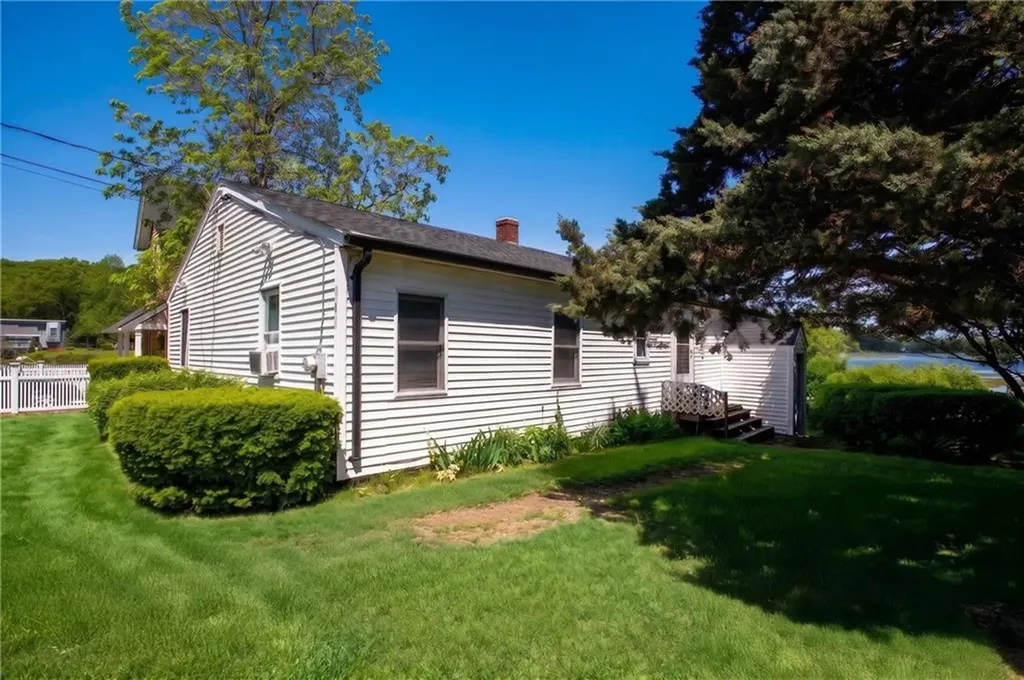 151 Conanicus Road Narragansett RI 02882