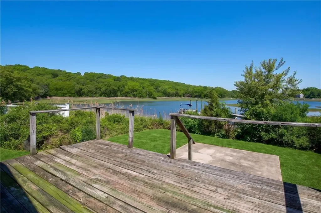 151 Conanicus Road Narragansett RI 02882