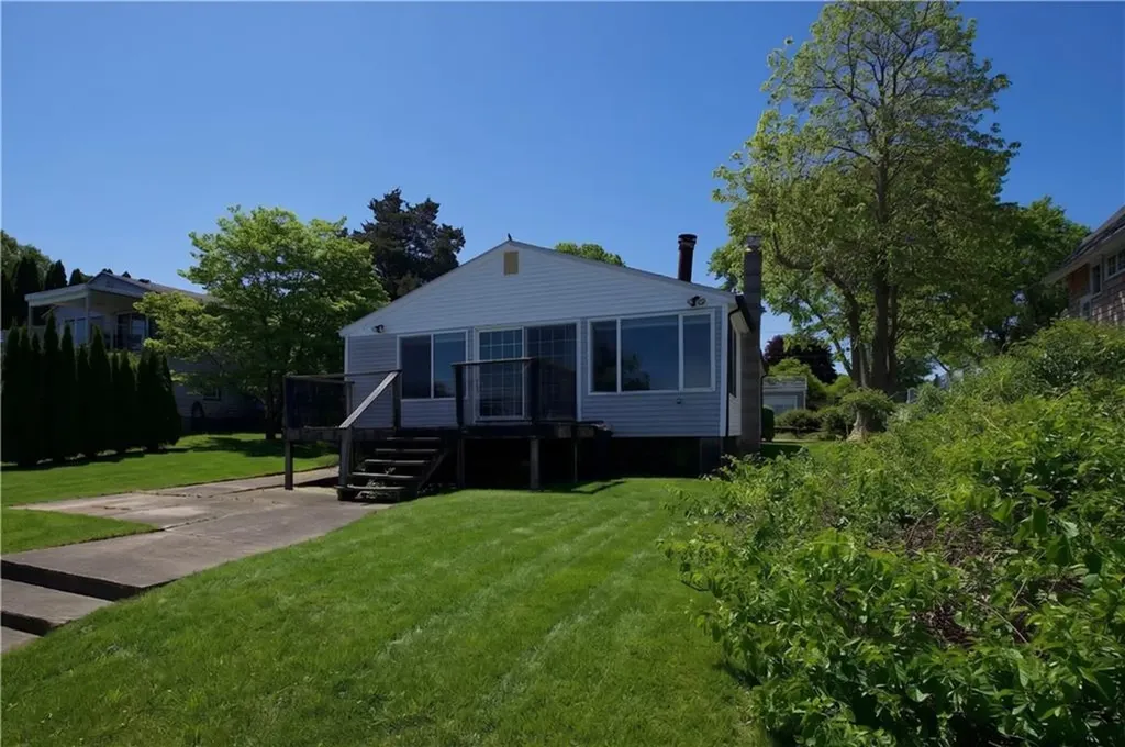 151 Conanicus Road Narragansett RI 02882
