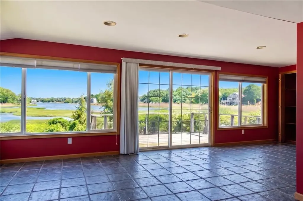151 Conanicus Road Narragansett RI 02882