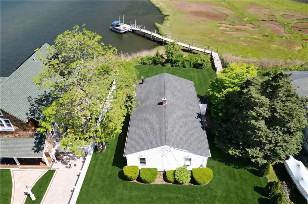 151 Conanicus Road Narragansett RI 02882