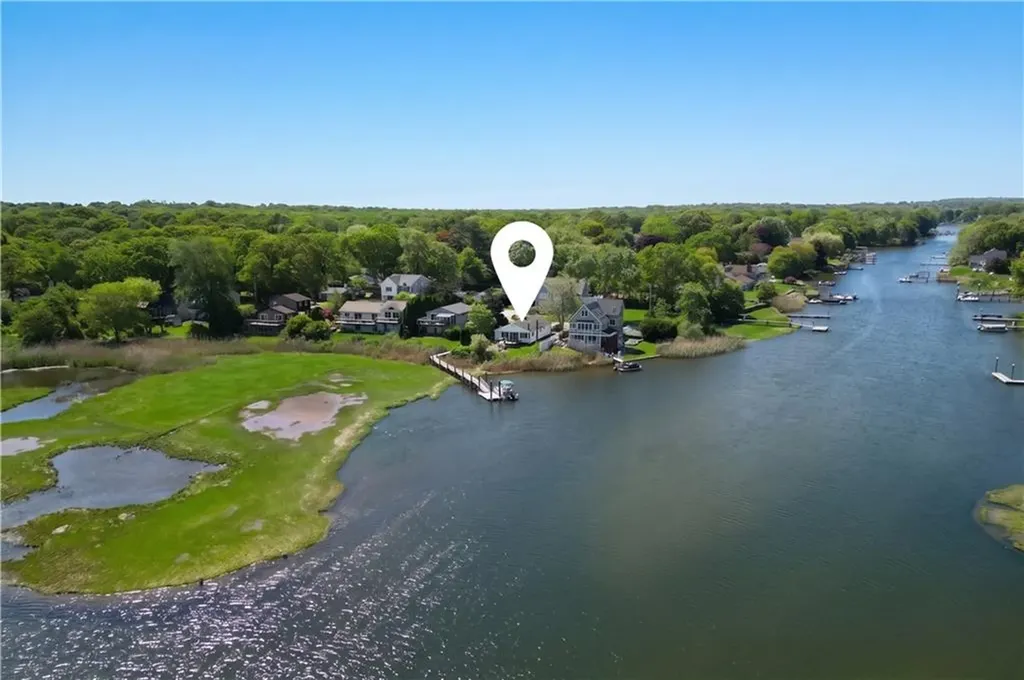 151 Conanicus Road Narragansett RI 02882