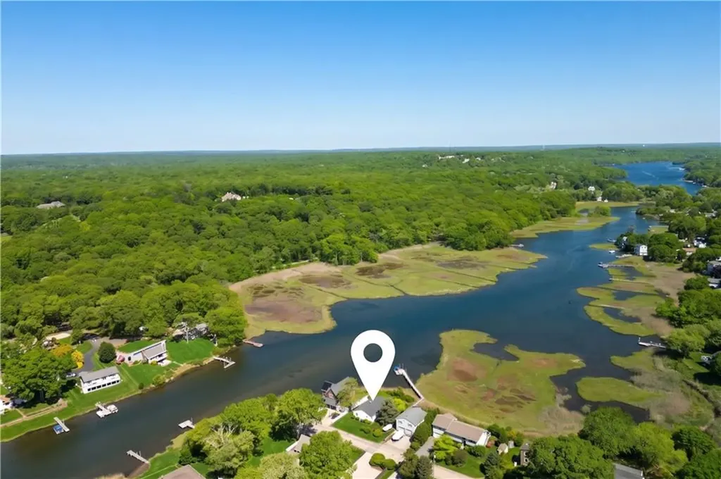 151 Conanicus Road Narragansett RI 02882